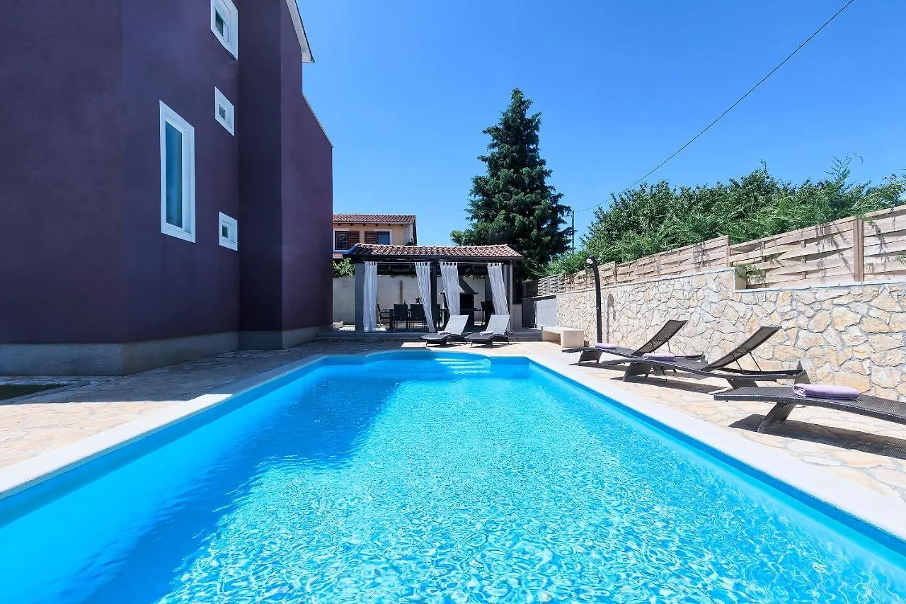 Villa Nina Tar-Vabriga 0*,  Croatia